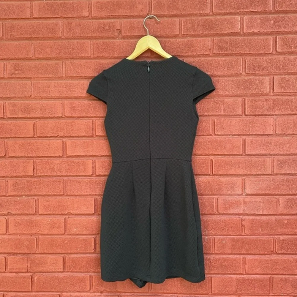 $20 flash sale! BeBe asymmetrical cap sleeve quilted black mini dress  XS - Picture 4 of 7